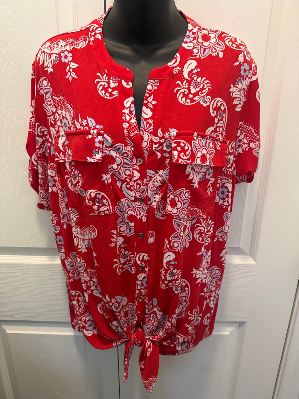 Cato Red Floral Button-Front Tie-Hem Blouse